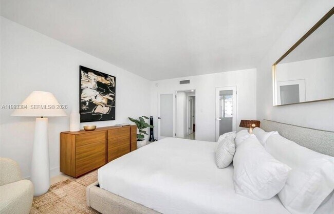 Building Photo - 1000 West Ave