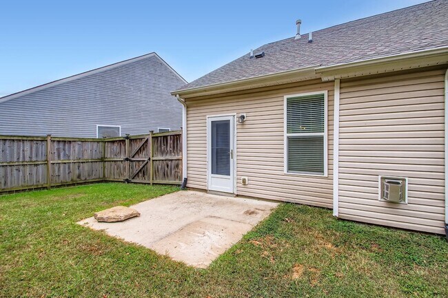 Building Photo - 2520 River Trail Dr