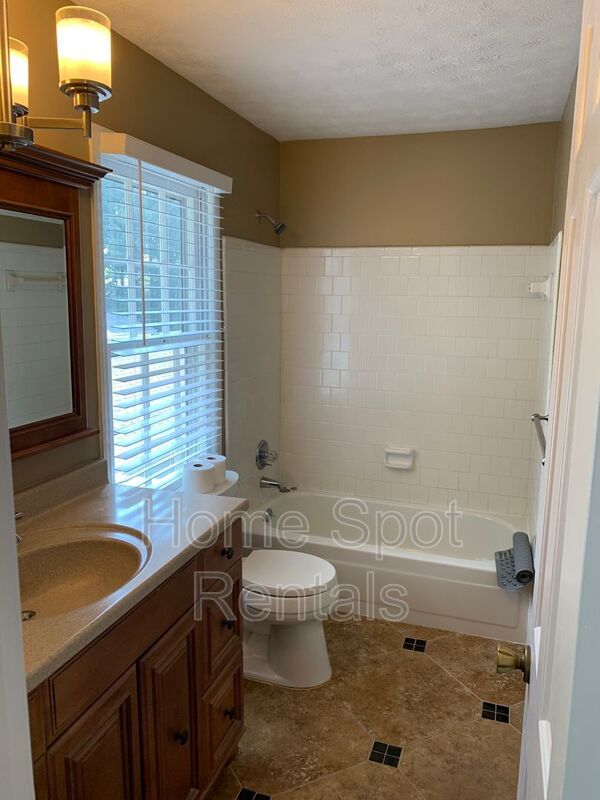Building Photo - 2932 Lavista Way