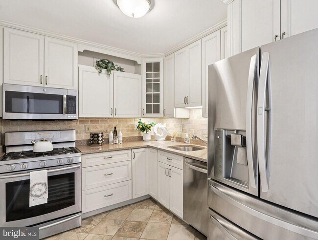 Building Photo - 4977 Battery Ln