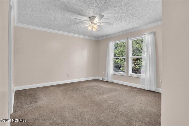 Building Photo - 3075 McCall St SW