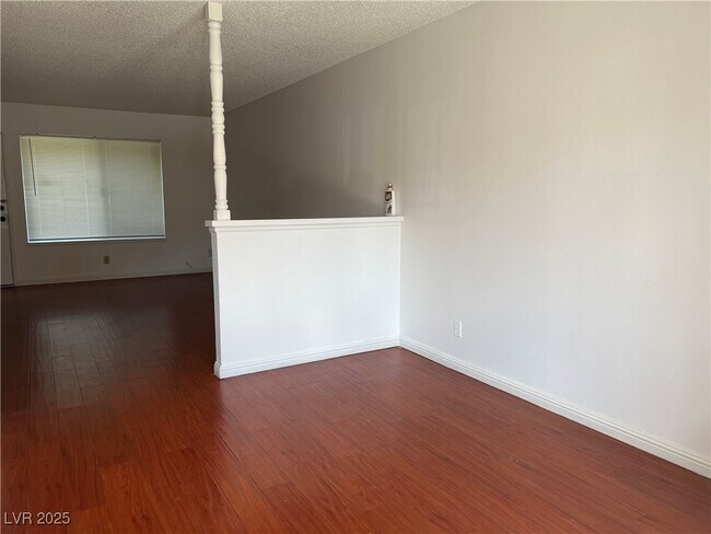Building Photo - 6168 Meadow View Ln