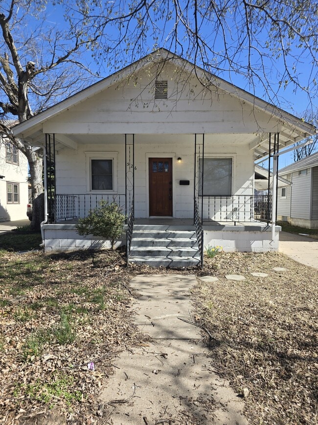 Building Photo - 526 Martinson N