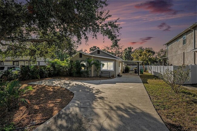 Building Photo - 6305 S MacDill Ave