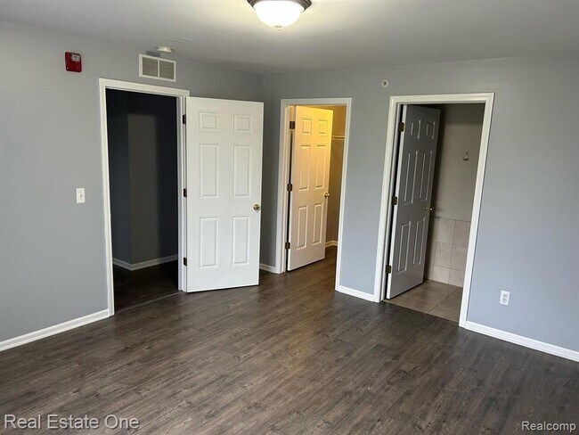 Building Photo - 12101 Hidden View Ct