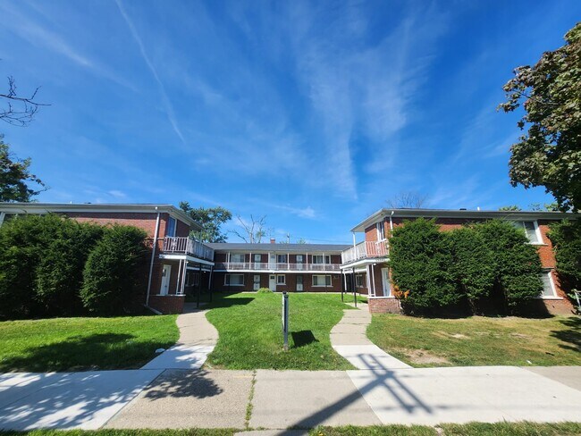 Building Photo - 15041 Greenfield-15