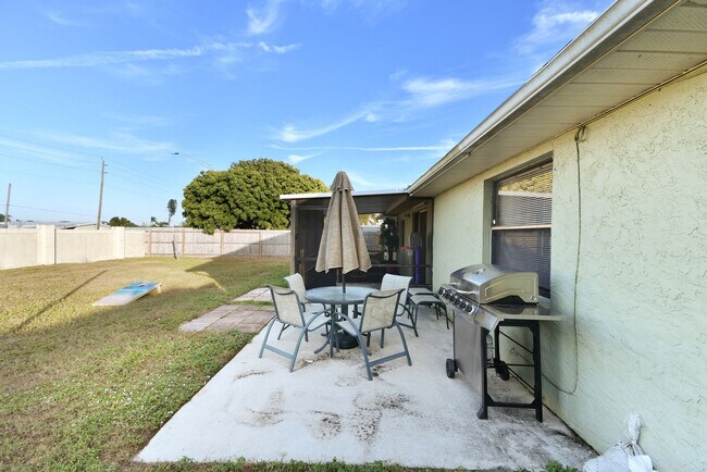 Building Photo - 2883 N Lockwood Meadows Blvd