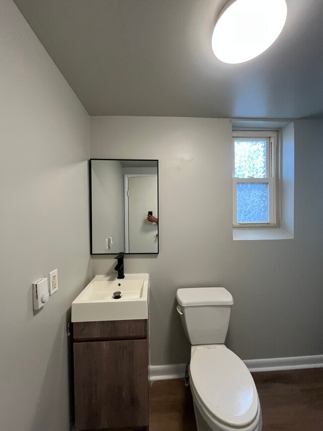 Building Photo - 2 Leonard St