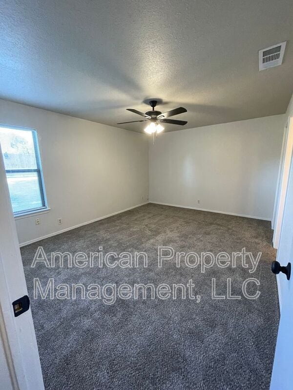 Building Photo - 13142 E 44th St
