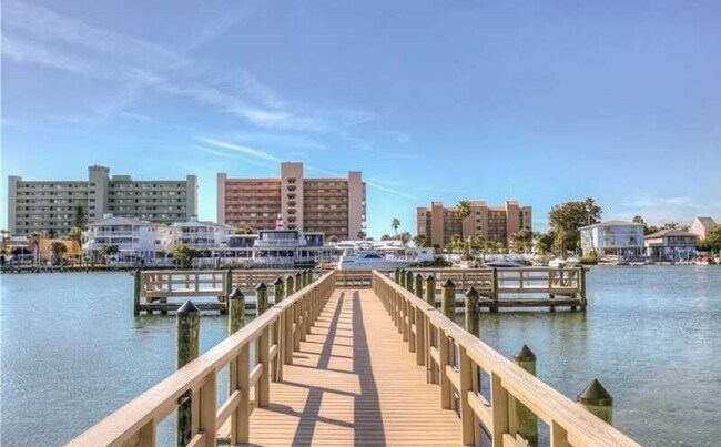 Building Photo - 10350 Imperial Point Dr W