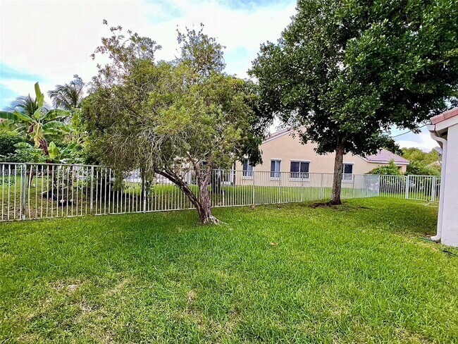 Building Photo - 4280 Ironwood Ct