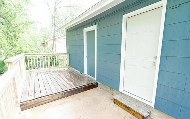 Building Photo - Gorgeous, Remodeled, & Could Be Yours! HUD...