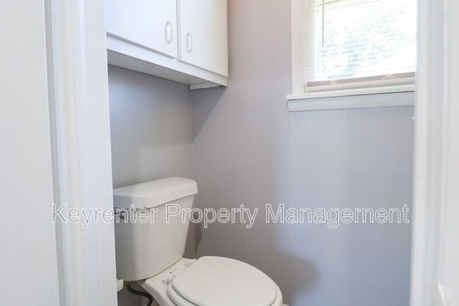 Building Photo - 526 S 39th W Ave