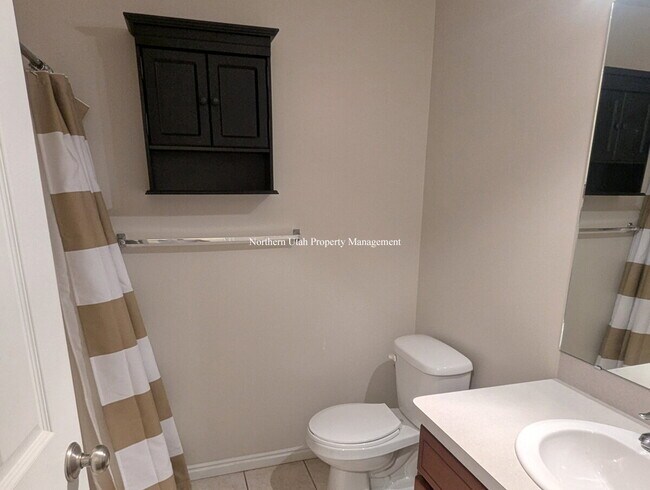 Building Photo - 4-Bed, 3.5 Bath Home with Scenic Views in South Ogden