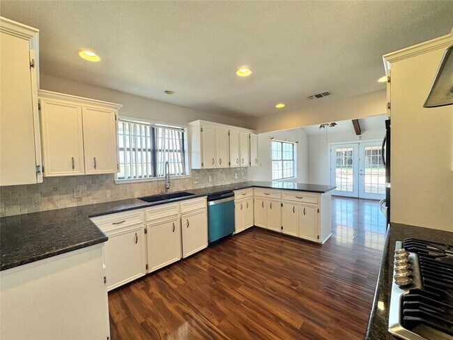 Building Photo - 18512 Carlson Ln
