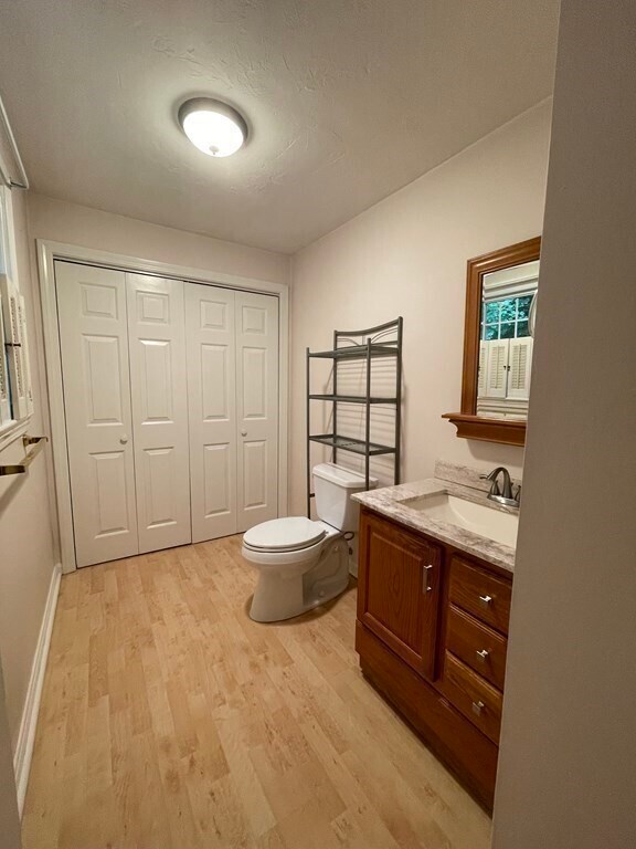 Building Photo - 24 Camelot Ct