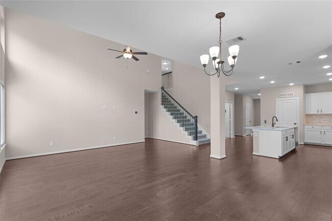 Building Photo - 23827 Via Leoni Dr