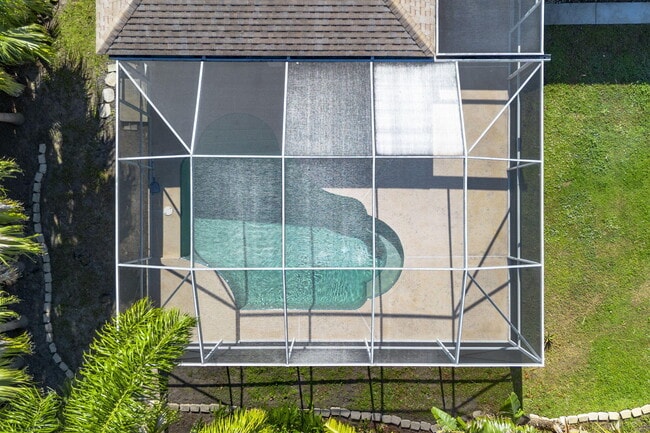 Building Photo - 967 SE Browning Ave