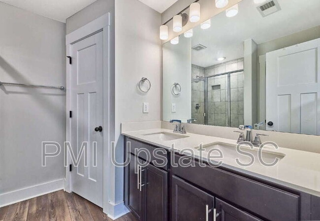 Building Photo - 1069 Millison Pl