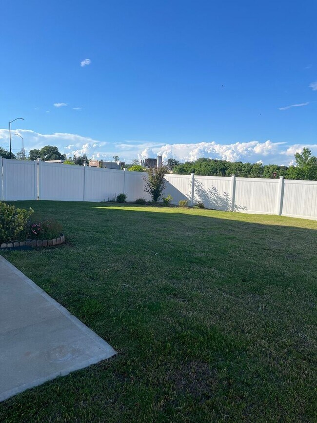 Building Photo - Welcome to your dream home, nestled in the...