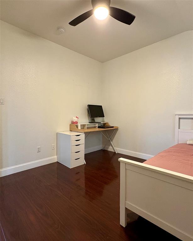 Building Photo - 16100 S Great Oaks Dr