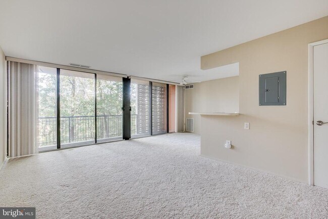 Building Photo - 8 S Van Dorn St