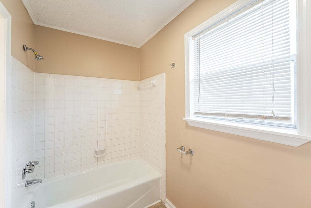 Building Photo - 5040 Loren Ln