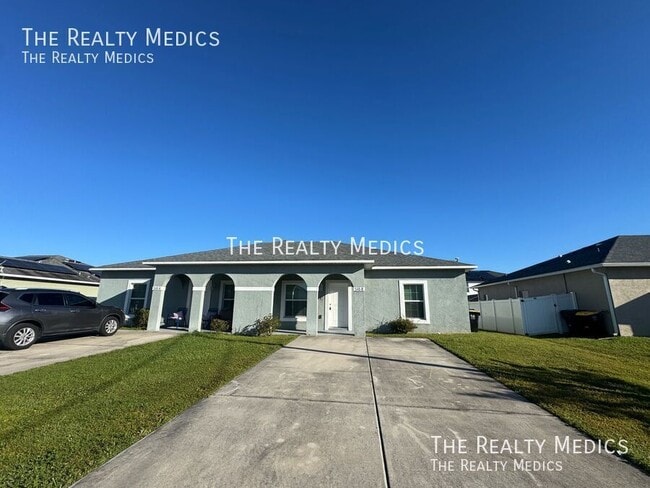 Building Photo - 548 Albatross Dr