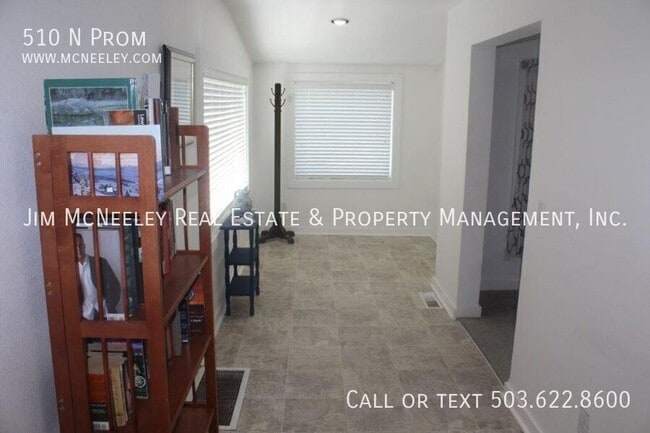 Building Photo - 510 N Prom-