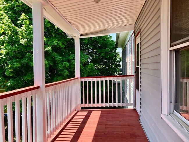 Building Photo - 230 Callender St