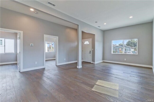 Building Photo - 409 Olive St
