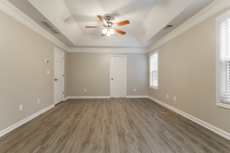 Building Photo - 963 Laurel Green Ln NE