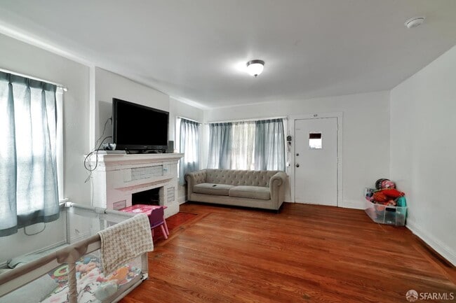 Building Photo - 609 S Delaware St