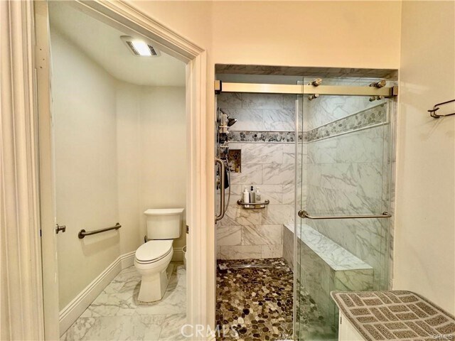 Building Photo - 33 Oak Knolls