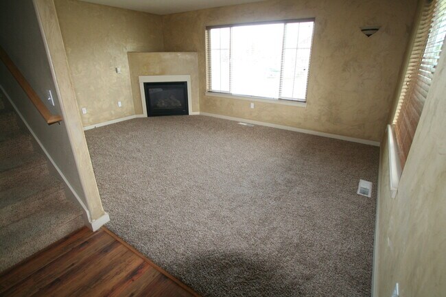Building Photo - Single Family home in the heart of town!