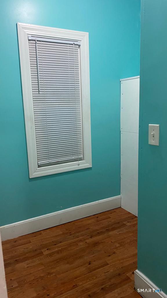 Building Photo - 210 Smith St