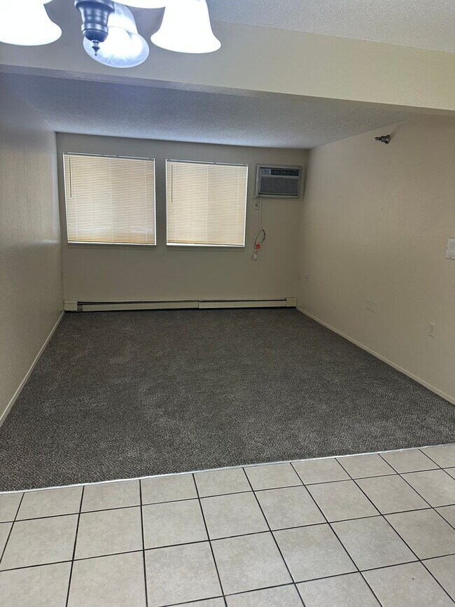 Building Photo - Three Bedroom