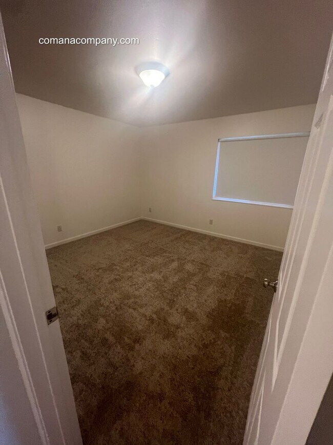 Building Photo - Beautiful 2 bedroom Condo