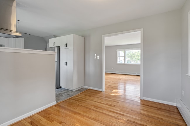 Building Photo - 707 Fairview Ave