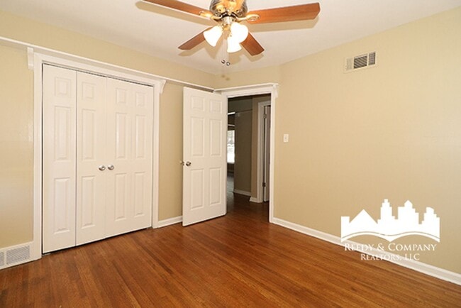 Building Photo - 2010 Tammwood Dr