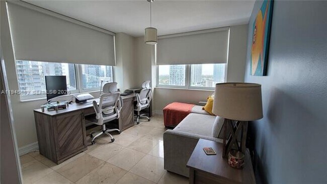 Building Photo - 31 SE 5th St