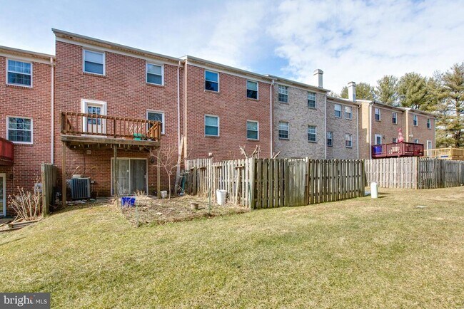 Building Photo - 3570 Lowlen Ct