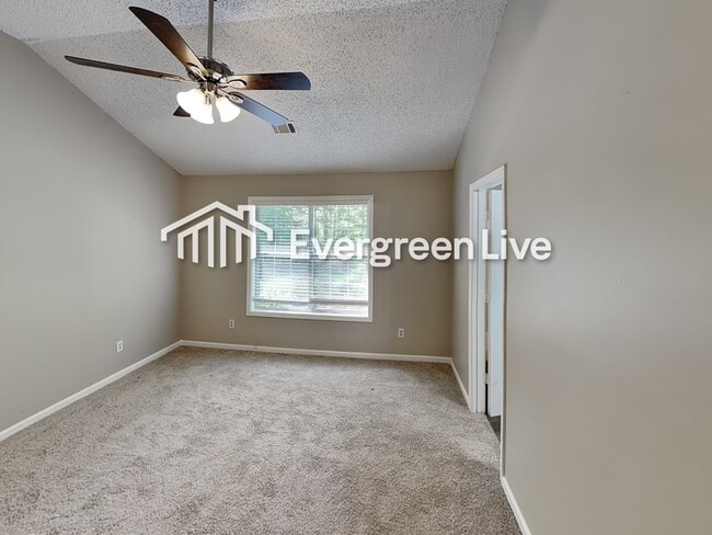 Building Photo - 55 Dove Point