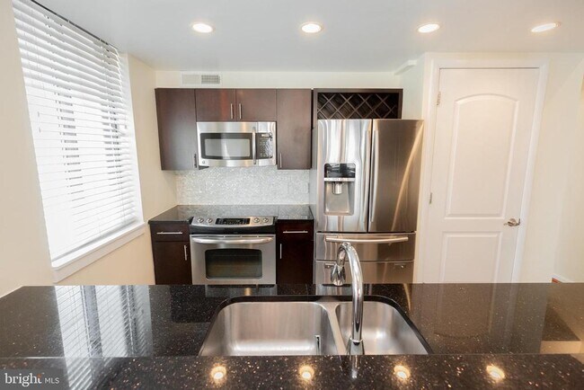 Building Photo - 1140 23rd St NW