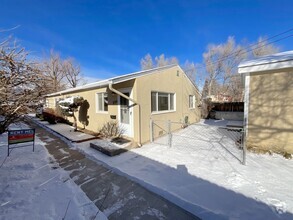 Building Photo - 2 Bedroom Home Available Near E Platte Ave...