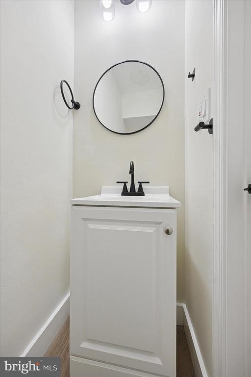 Building Photo - 4626 Van Kirk St