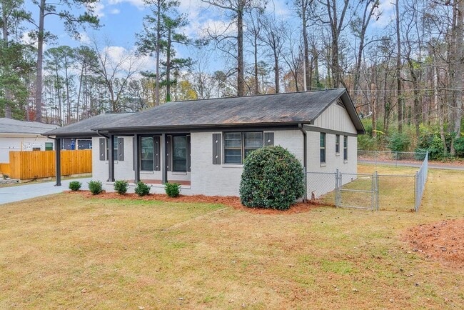 Building Photo - ?969 Oak Grove Road West Homewood!