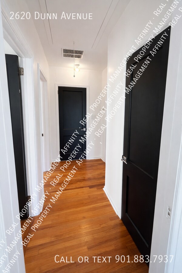 Building Photo - 2620 Dunn Ave