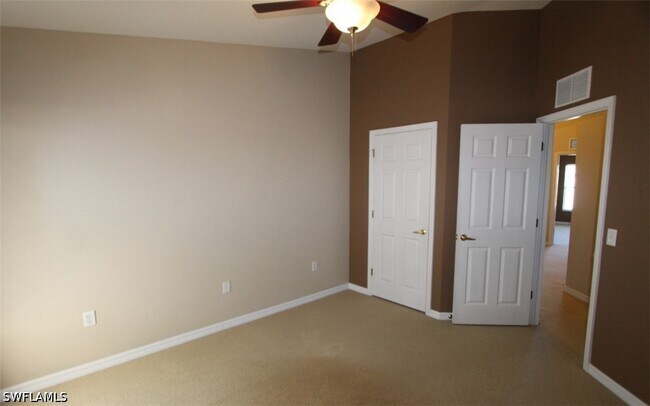 Building Photo - 1056 Hampton Cir