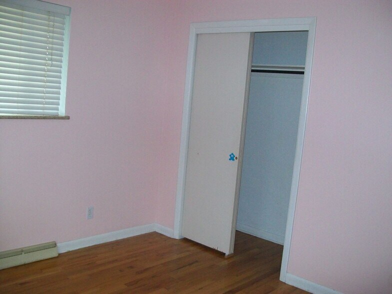 Building Photo - 2615 21st Ave